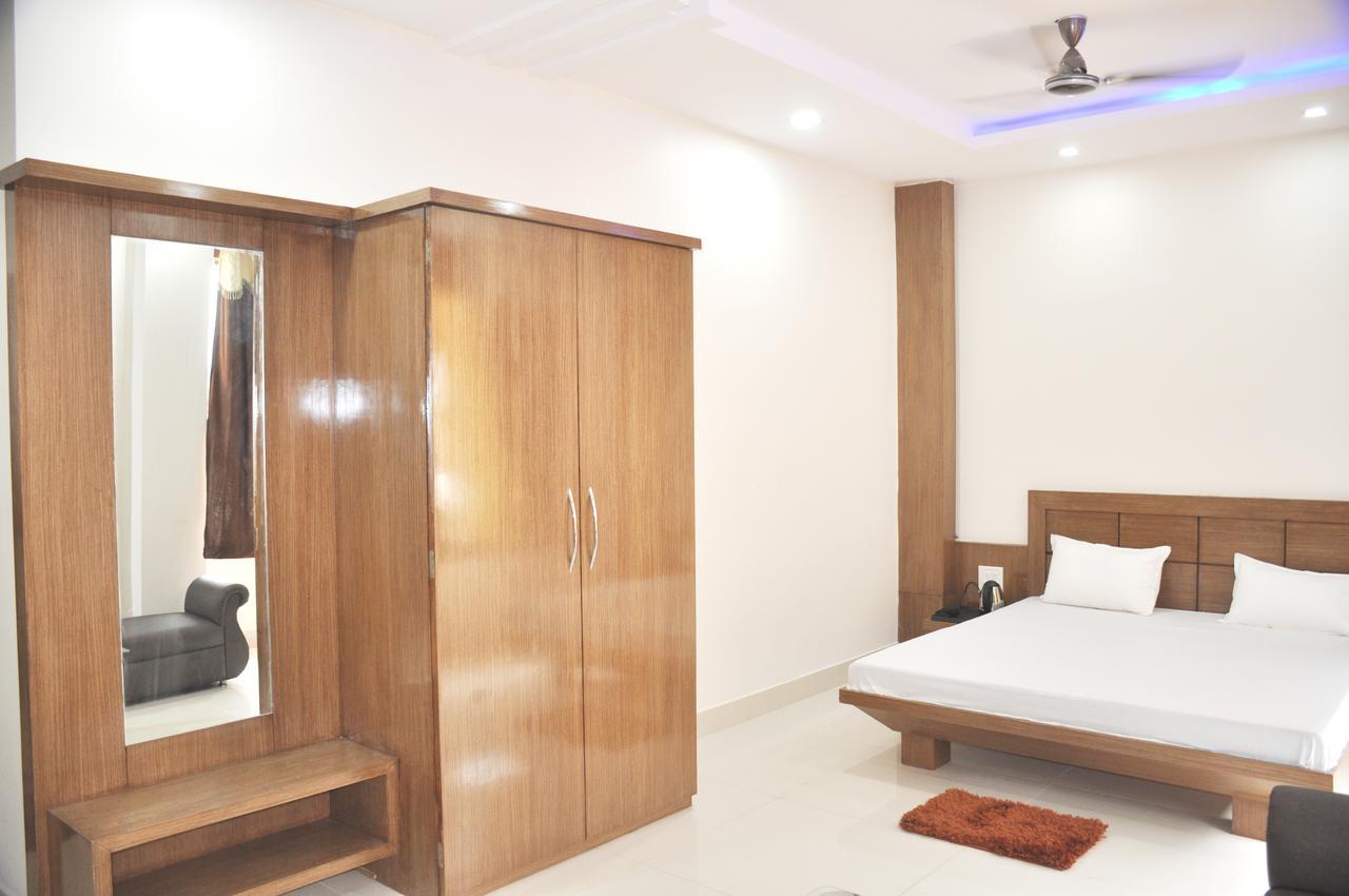Hotel Rk Residency Satna Kültér fotó