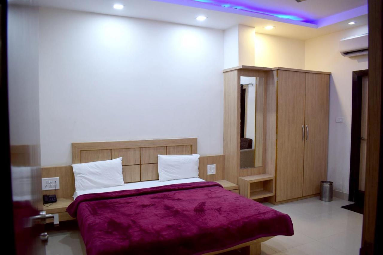 Hotel Rk Residency Satna Kültér fotó
